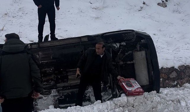 Yüksekova'da trafik kazası: 3 yaralı