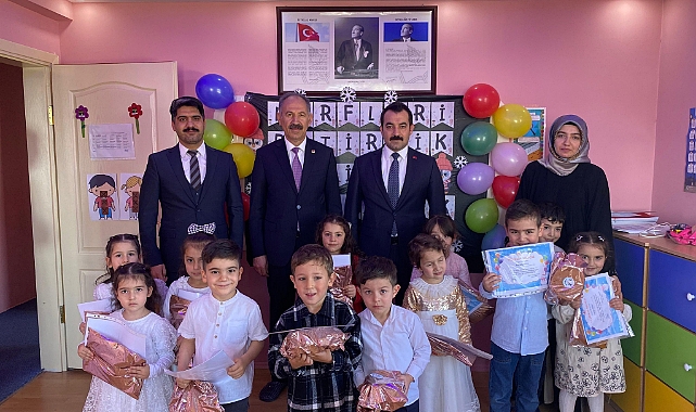 4-6 yaş Kur'an kursu öğrencilerinin karne sevinci