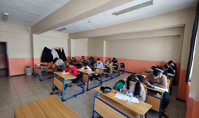 Ağrı'da üniversite hazırlık kampına öğrencilerden yoğun ilgi