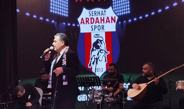 Başkan Demir, dayanışma gecesinde sahne aldı