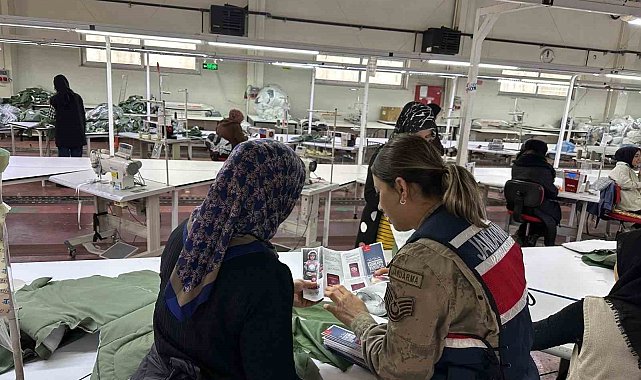 Bingöl'de tekstil fabrikasında çalışanlara KADES uygulaması tanıtıldı