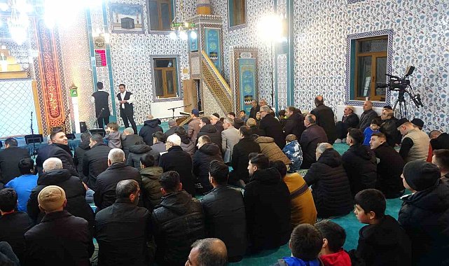 Bitlis'te açılışı yeni yapılan camide Regaip Kandili programı düzenlendi