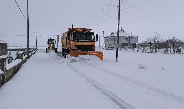 Bitlis'te kapalı köy yolları tek tek ulaşıma açılıyor