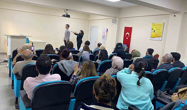 Bitlis'te skolyoz taramaları eğitim programı düzenlendi