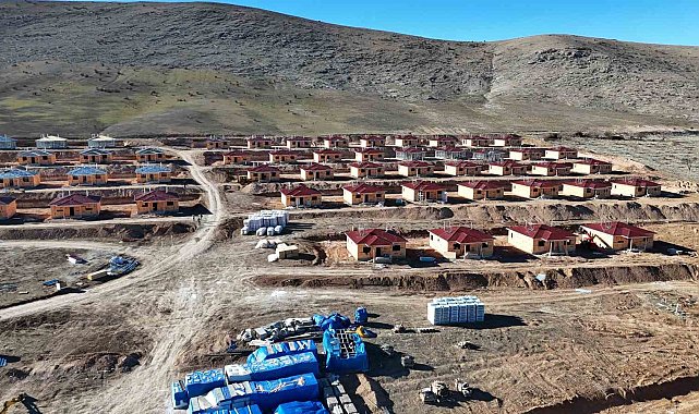 Deprem bölgesi Malatya'da 2 ayda 60 afet konutu inşa edildi
