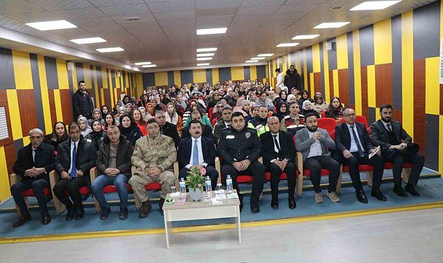 Diyadin'de "En İyi Narkotik Polisi Anne" programı düzenlendi