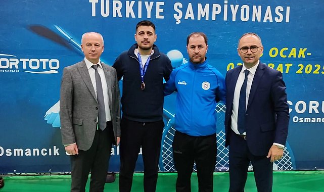 Elazığlı sporcu, badmintonda Türkiye üçüncüsü oldu