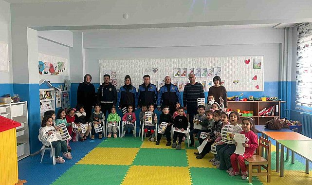 Emniyet 180 öğrenciyi bilgilendirdi