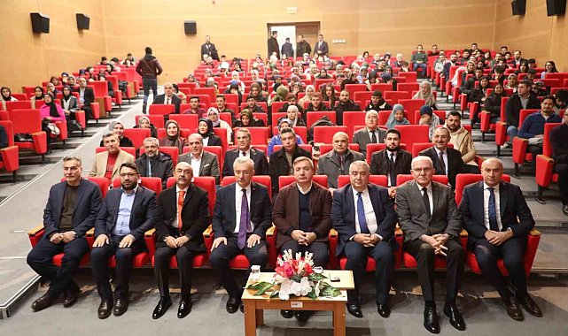 Erzincan'da "Yer Bildirimleri" adlı konferans düzenlendi