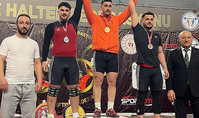 Erzincanlı Halterci Özbay, Türkiye birincisi oldu