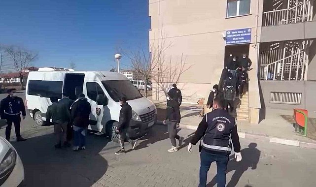 Iğdır'da 9 düzensiz göçmen yakalandı, 1 şüpheli tutuklandı