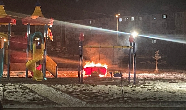 Kars'ta çocuk oyun parkı kundaklandı