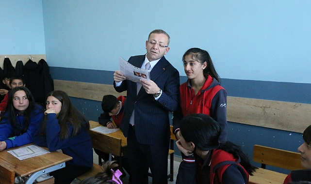 Kars'ta da 63 bin 362 öğrenci karne heyecanı yaşadı