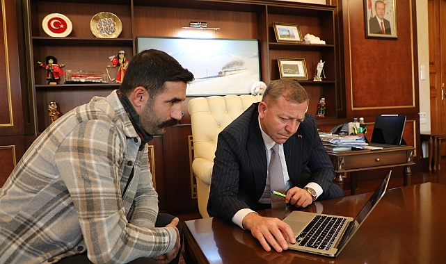 Kars Valisi Ziya Polat, AA'nın "Yılın Kareleri" oylamasına katıldı