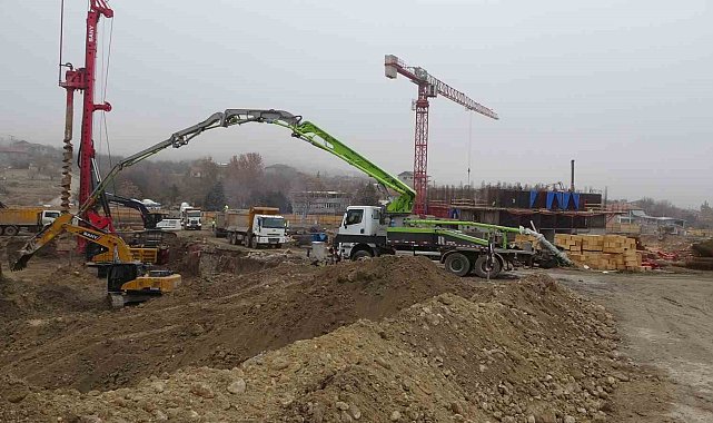 Malatya'da depremin yıktığı Başpınar'da inşaatlar yükseliyor