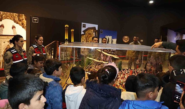 Malazgirt'te jandarmadan öğrencilere yönelik tarih ve kültür gezisi