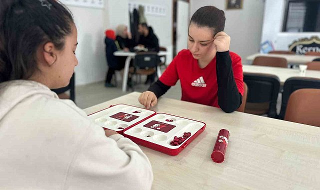 Mangala Turnuvası'nda dereceye giren öğrencilere ödül