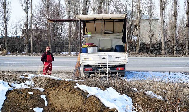 Muş Ovası'nda yolculuk edenlere tatlı bir mola