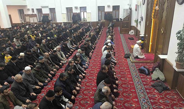 Muş'ta Regaib Kandili dualarla idrak edildi