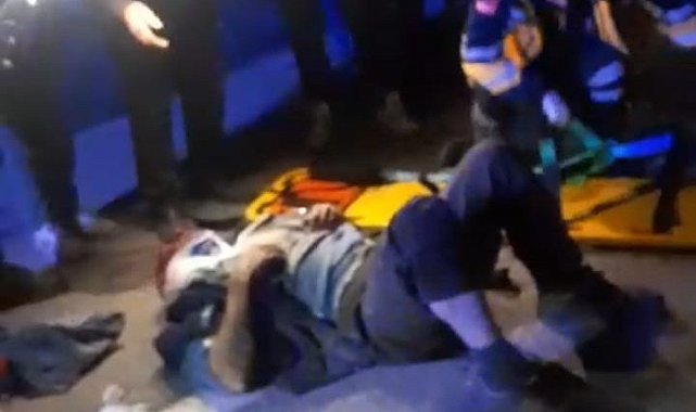 Odun yüklü traktör ile çarpışan tır alev alev yandı: 3 yaralı