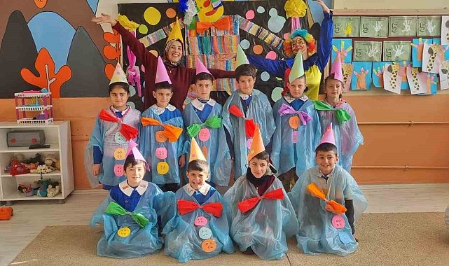 Öğrenciler Palyaço etkinliğinde gönüllerince eğlendi