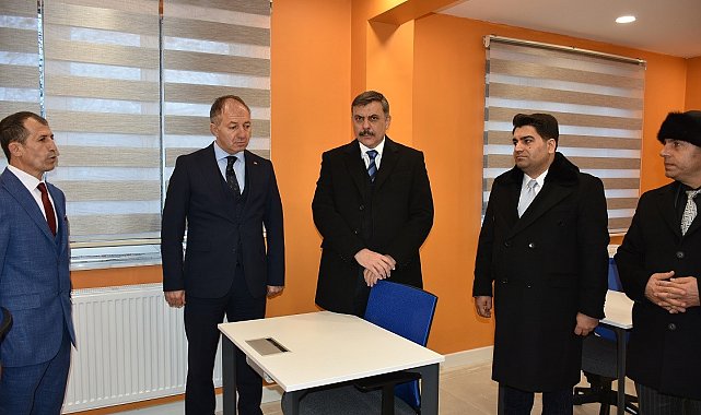 Olur'da gençlik merkezi sevinci