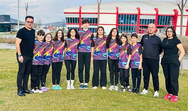 Paletli Yüzme Kulüplerarası Gençler Türkiye Şampiyonasında Elazığ'a 3 altın madalya