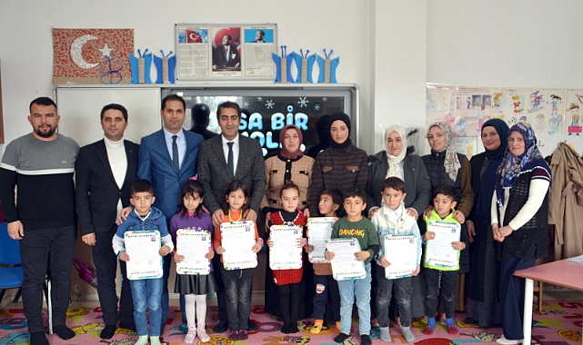 Sarıkamış'ta karne heyecanı