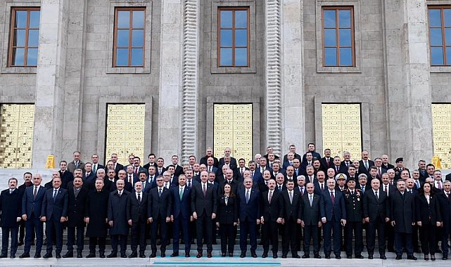 Vali Aydoğdu Gazi Meclisinde düzenlenen programa katıldı