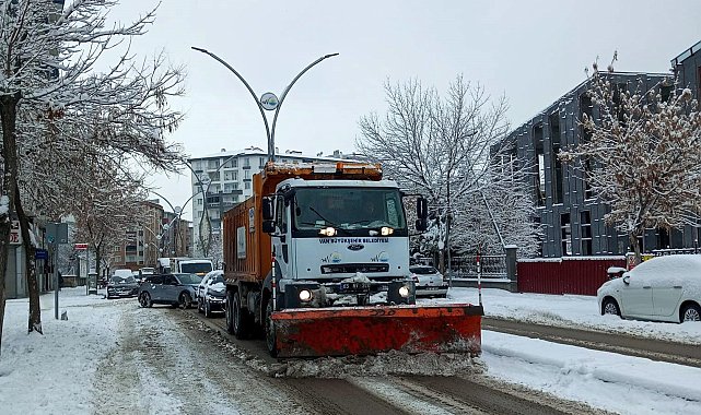 Van'da 493 yerleşim yerinin yolu ulaşıma kapandı
