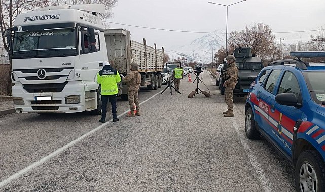 Van'da farklı suçlardan 16 kişi tutuklandı