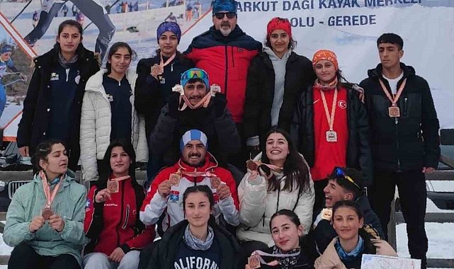 Vanlı sporcular kayakla oryantiringde 14 madalya kazandı