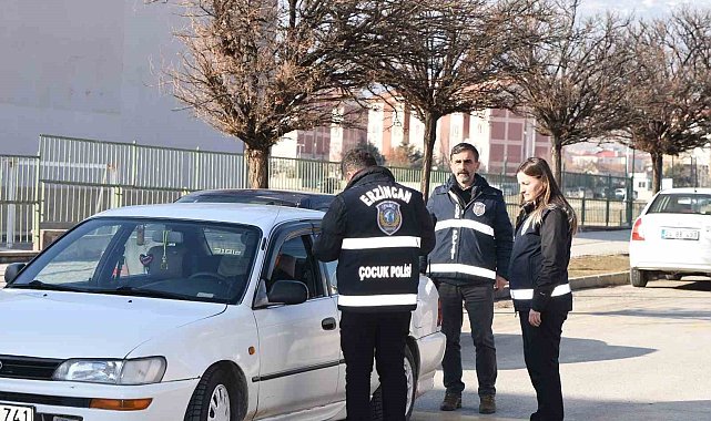 16 ekip 52 personelle Erzincan Emniyeti çocuk ve gençler için sahada