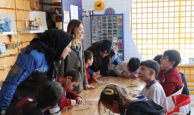 500 öğrenciye bilgilendirme broşürü