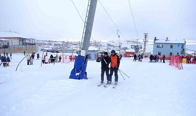 Abalı Kayak Merkezi kayakseverleri ağırladı