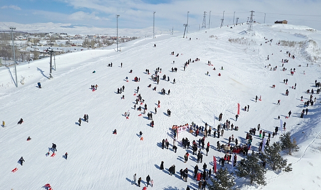 Ağrı'da kayak sezonu yoğun kar yağışıyla tekrar başladı