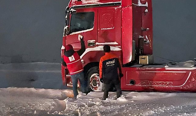 Ağrı'da olumsuz hava nedeniyle mahsur kalan 233 vatandaş kurtarıldı