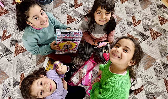 Ağrı'daki çocuklar 'Mutluluk Harekatı' ile hayallerindeki oyuncaklara kavuştu