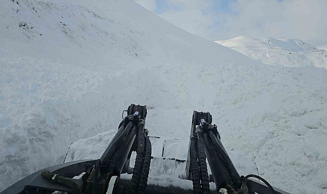 Berçelan Yaylası'nda su arızası çalışması