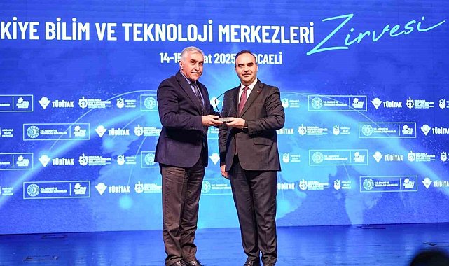 Bilim Erzurum Türkiye'nin 'En Başarılı Bilim Merkezi Ödülü'nü aldı