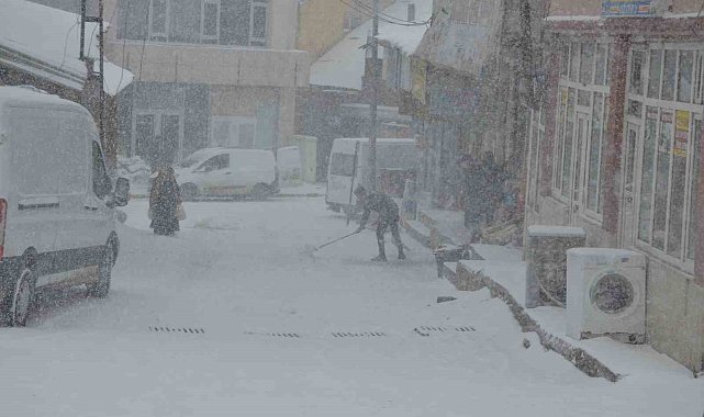Bulanık'ta 48 köy yolu ulaşıma kapandı