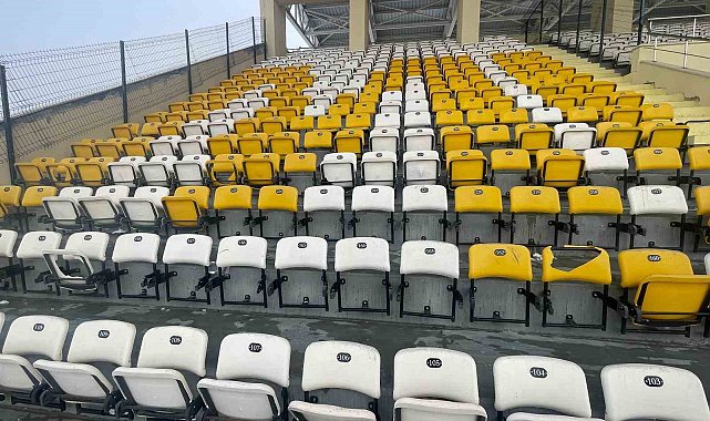 Bursaspor maçında 300 koltuk kırıldı