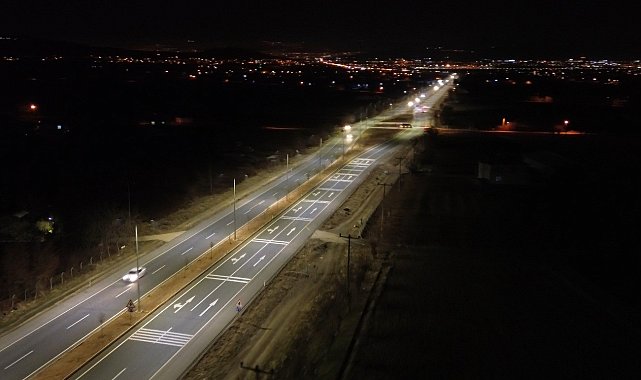 Elazığ'da ışıklandırılan şehirlerarası yollar daha güvenli hale getirildi