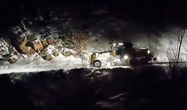 Elazığ'da kapalı 105 köy yolunun açılması için çalışmalar sürüyor