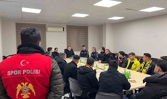 Emniyet Müdürü Baybaba taraftar gruplarıyla bir araya geldi
