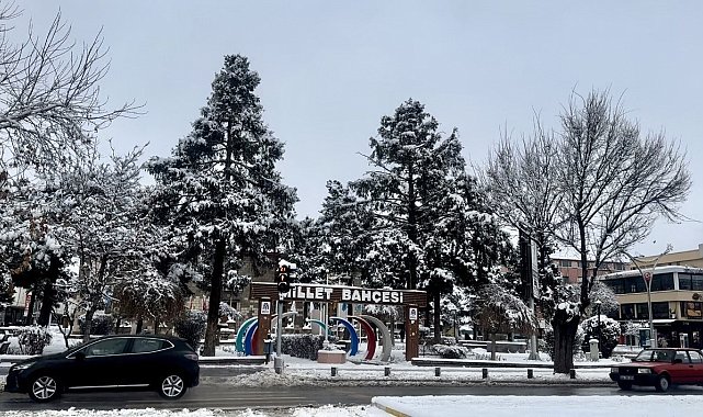 Erzincan'da kar ve tipi etkisini sürdürdü