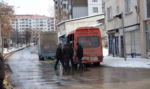 Erzurum'da trafik kazası; 4 yaralı