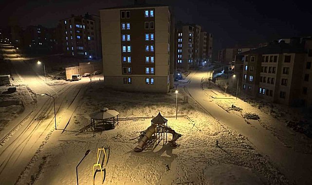 Hakkari ve ilçelerinde eğitime kar engeli