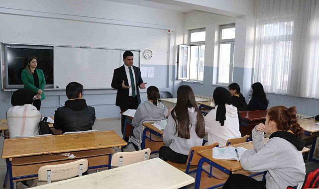 Hakkari'de 60 bin 882 öğrenci ders başı yaptı