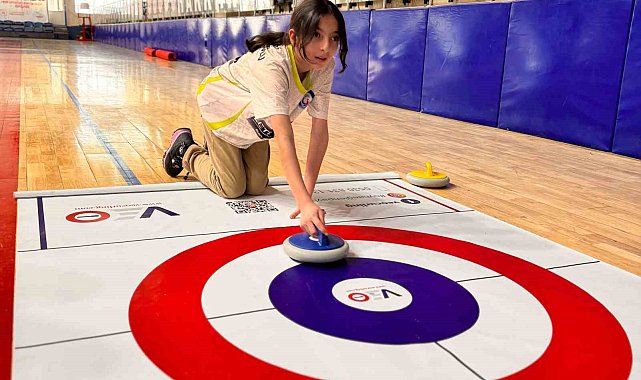 Hakkari'de ilk defa "Floor Curling" müsabakaları yapıldı